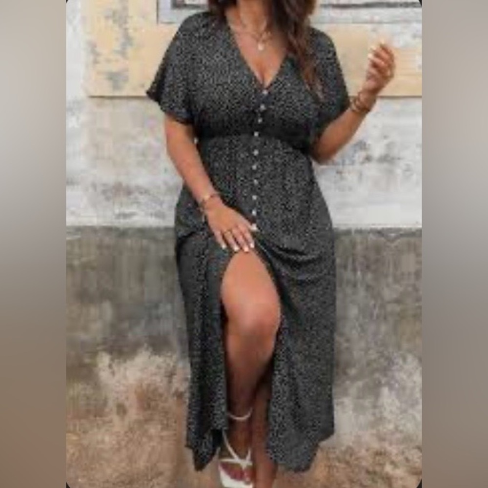 SHEIN Curvy Girl Plus Size Adorable Polka Dot Dress with Buttons